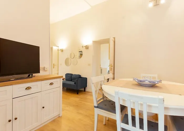 Artists' Attic Apartman *