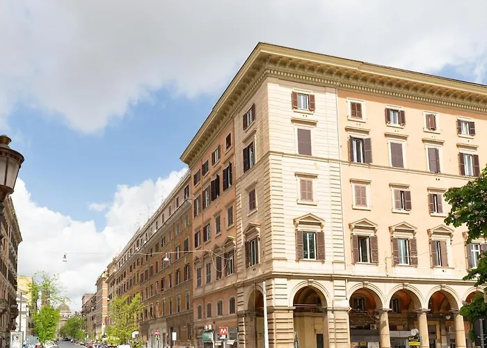 Artists' Attic Apartman *