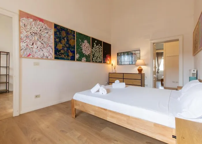 Apartment Artists' Attic Rom